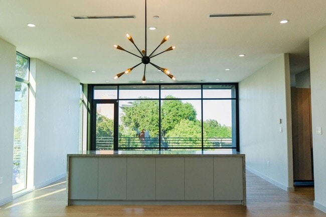 Building Photo - 8120 Stillmeadow Ct