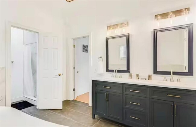Building Photo - 1408 Aramore Dr SE
