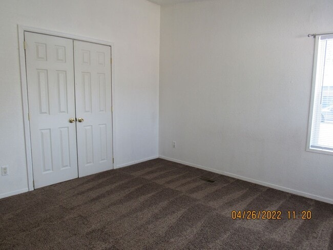 Building Photo - MANUFACTURED SINGLE FAMILY HOME IN NEW CASTLE!!