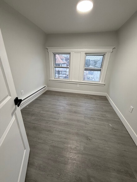 Building Photo - 162 Renner Ave