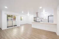 Building Photo - Newly Remodeled 1 bed / 1 bath in West Hol...