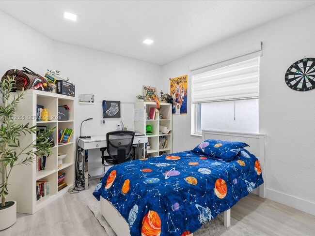 Building Photo - 1607 SW 157th Ave