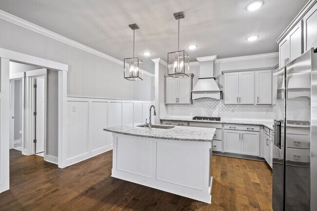 Building Photo - 411 Raleigh Elm Dr