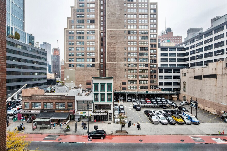 Building Photo - 360 W 34th St.