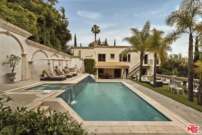 Building Photo - 3780 1/2 Multiview Dr