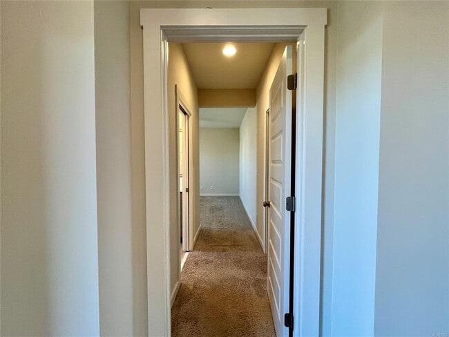 Building Photo - 876 Hedgefield Way