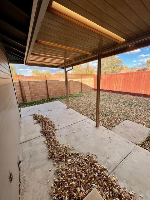 Building Photo - 1370 Del Rosa Way