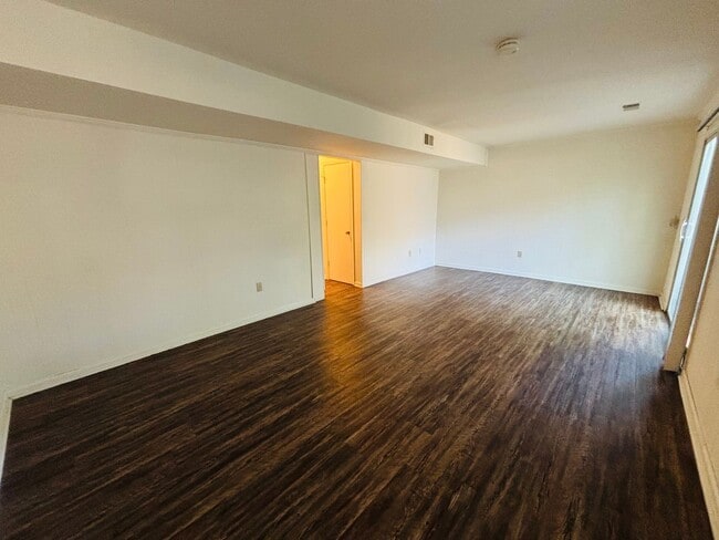 Building Photo - 218 Huntington Ln