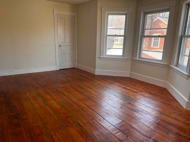 Building Photo - 21 Elliott St