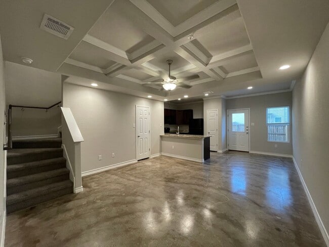 Building Photo - Town home for rent