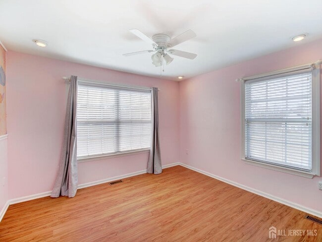 Building Photo - 8 Mulberry Ct