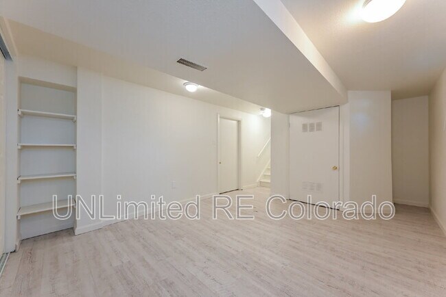 Building Photo - 7413 S Albion St