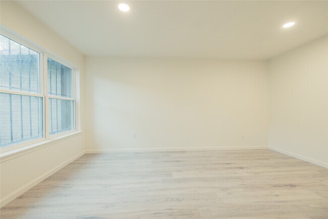 Building Photo - 12553 Wellington Park Dr