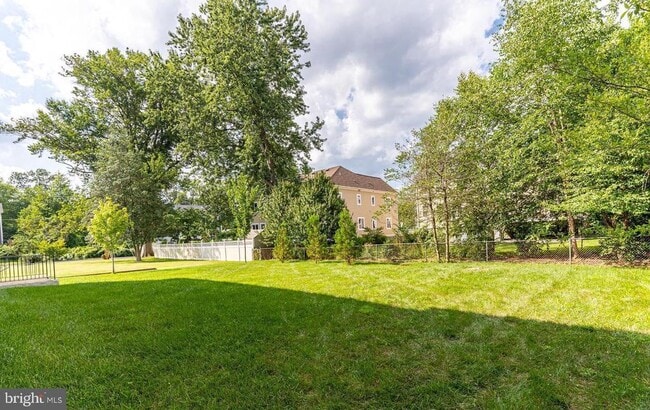 Building Photo - 6626 Ivy Hill Dr