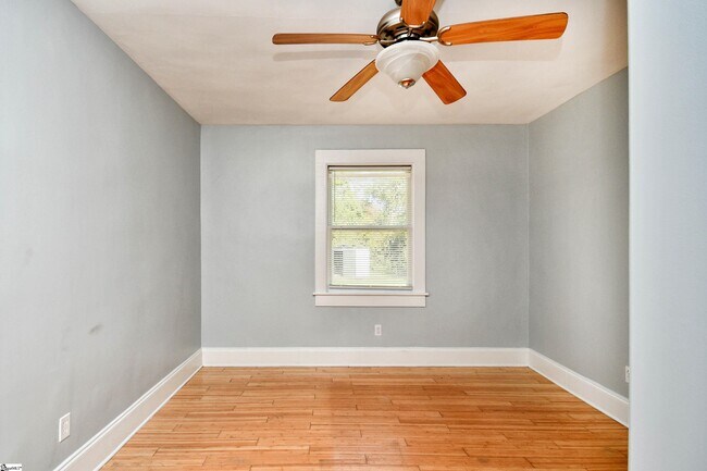Building Photo - 204 Parkins Mill Rd