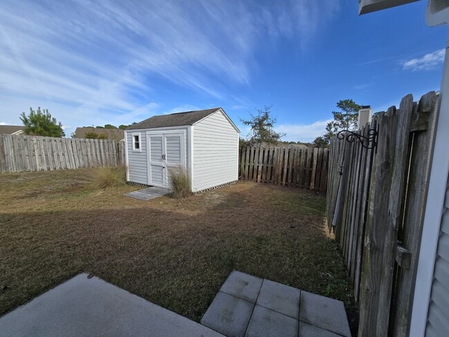 Building Photo - 333 Rose Bud Ln