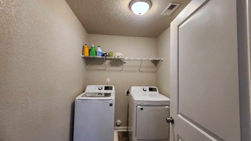 Building Photo - 200 Seasons Cir