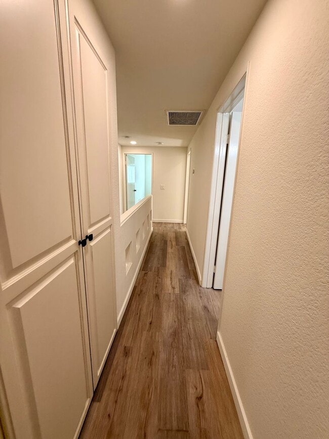 Building Photo - Updated 3-Bedroom Tri-Level Condo w/Bonus Room, Laundry & Garage in Prime Chatsworth!