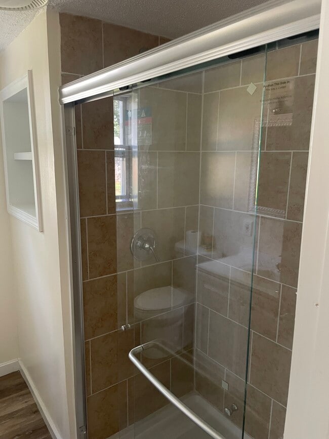 Building Photo - 27 Anthony St