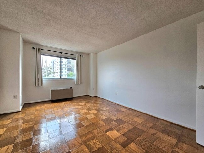 Building Photo - 2059 Huntington Ave