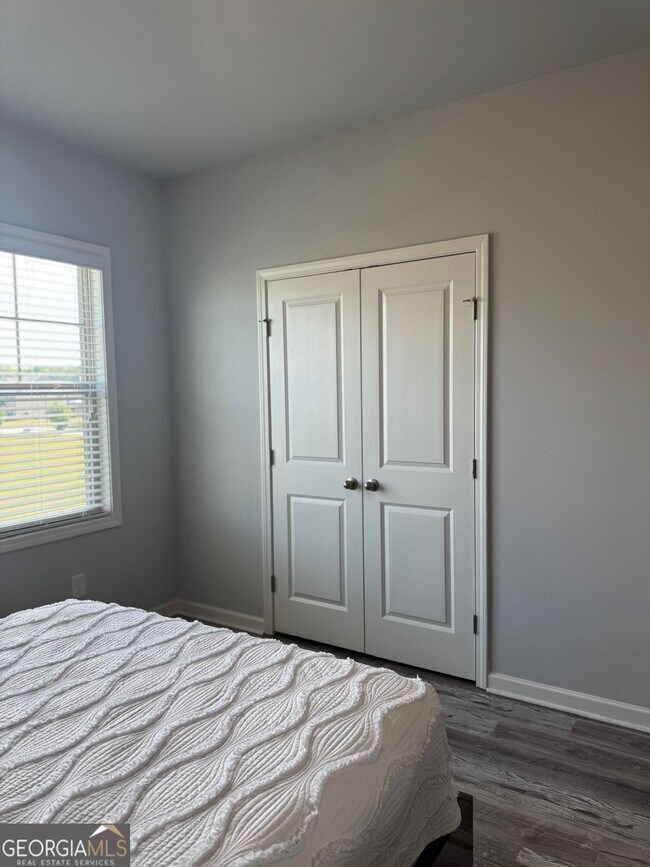 Building Photo - 126 Cottontail Ln