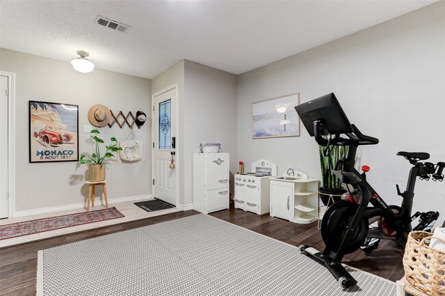 Building Photo - 1034 Montour Dr