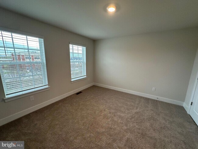 Building Photo - 1801 Harvest Dr