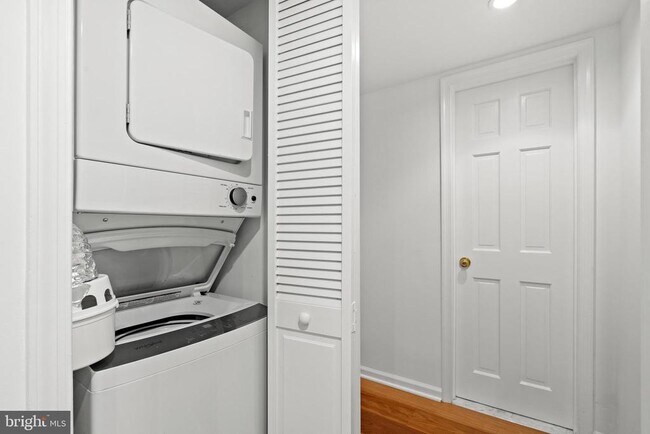 Building Photo - 801 Pennsylvania Ave NW