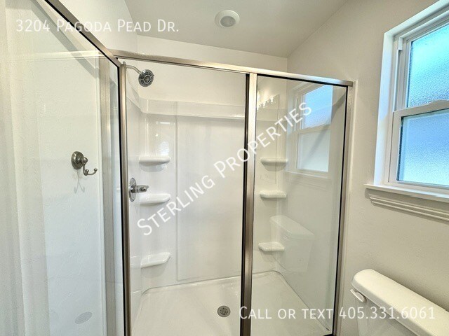 Building Photo - 3204 Pagoda Pead Dr