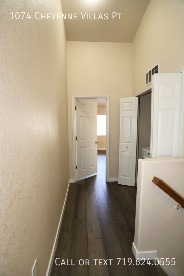 Building Photo - 1074 Cheyenne Villas Point