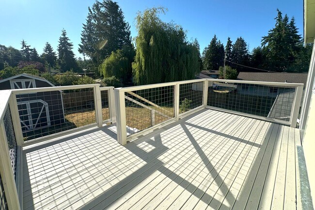 Building Photo - Bright and spacious 5bd 2 ba house in Edmo...