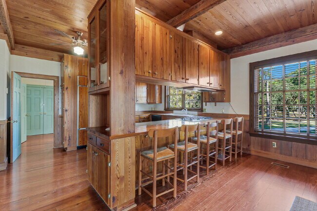 Building Photo - Private, Low Country Residence for Rent!