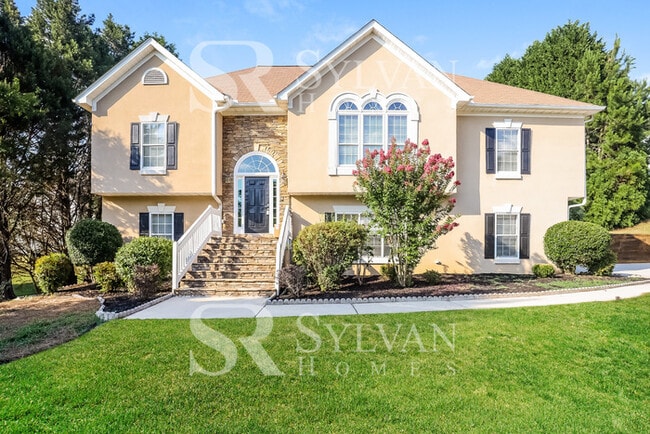 Building Photo - Spacious 4BR 3BA Home for You