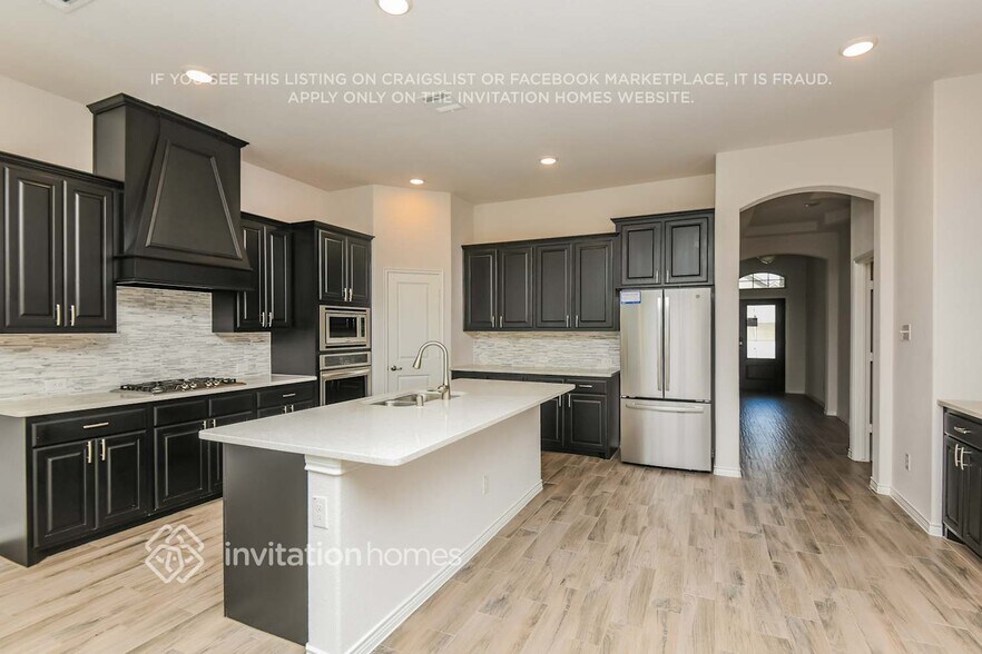 Building Photo - 3089 Maverick Dr