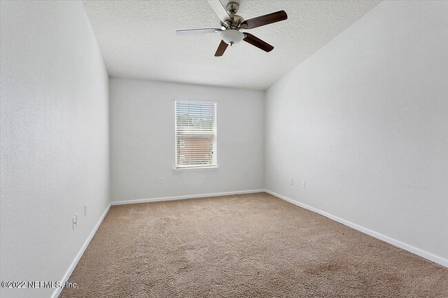 Building Photo - 213 Larkin Pl