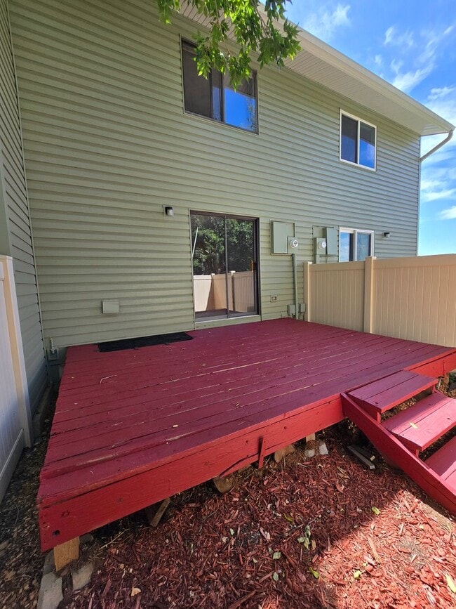 Building Photo - 1513 Seneca Cir