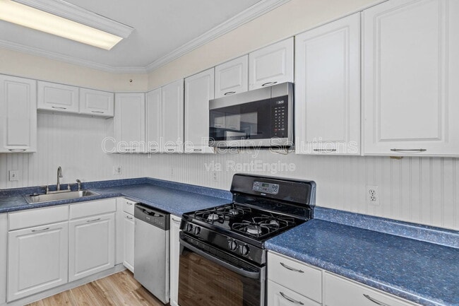 Building Photo - 1405 Flicker Dr