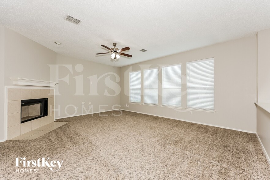 Building Photo - 7425 Snow Ridge Dr