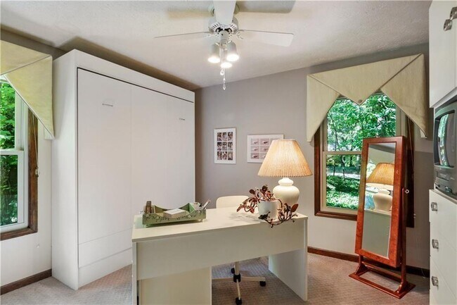 Building Photo - 2138 Carlyle Dr