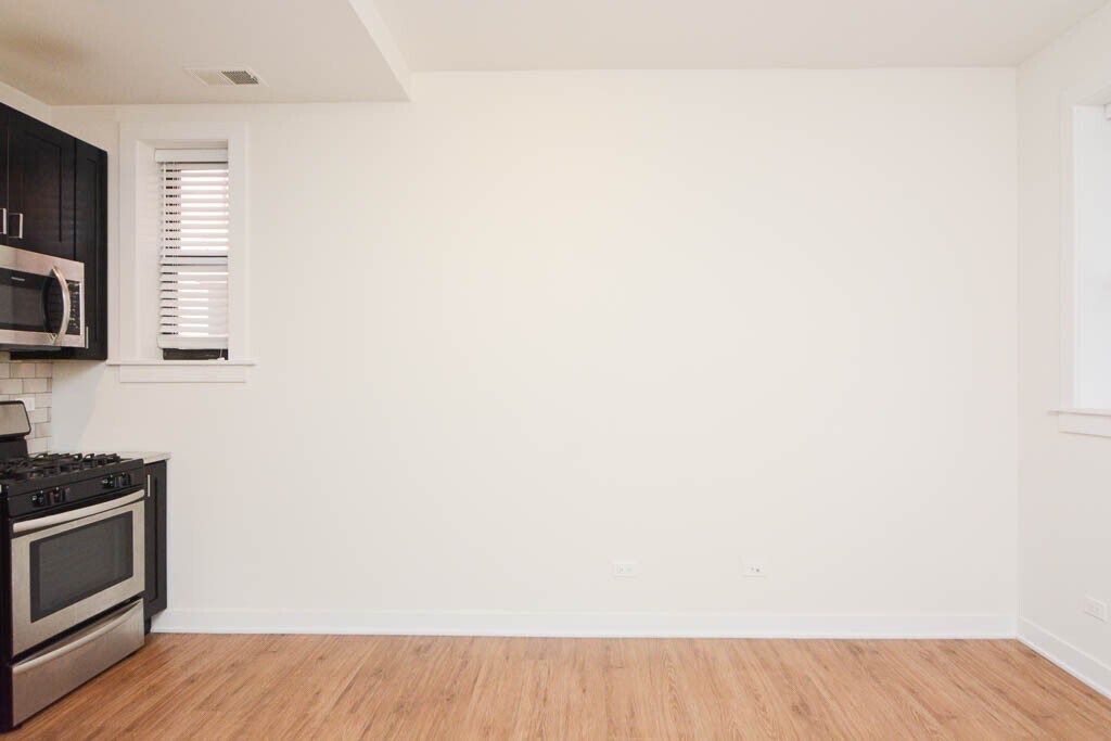 Building Photo - 4633 N Leavitt