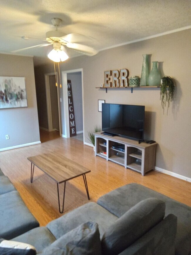 Building Photo - 4BR 3BA SFH with Full Finished Basement