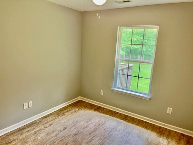 Building Photo - 42 Hunters Glen