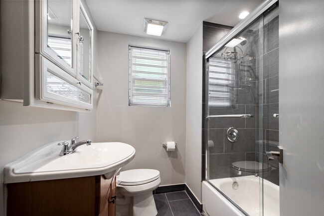 Building Photo - 3001 W Chase Ave