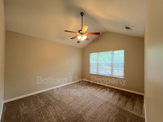 Building Photo - 7637 Abigail Glen Dr