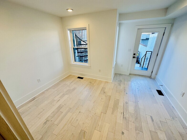 Building Photo - 1314 1/2 5th St NW