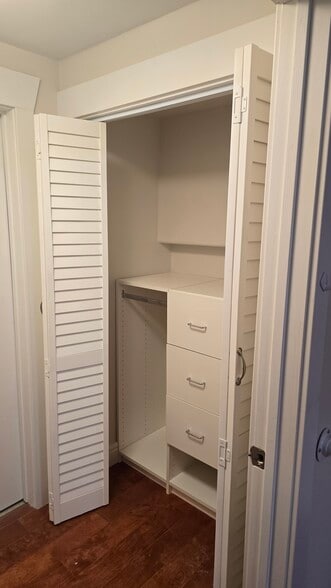 Building Photo - 7440 E Green Lake Dr N