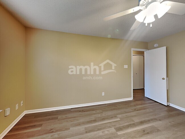 Building Photo - 1760 Blackmore Dr