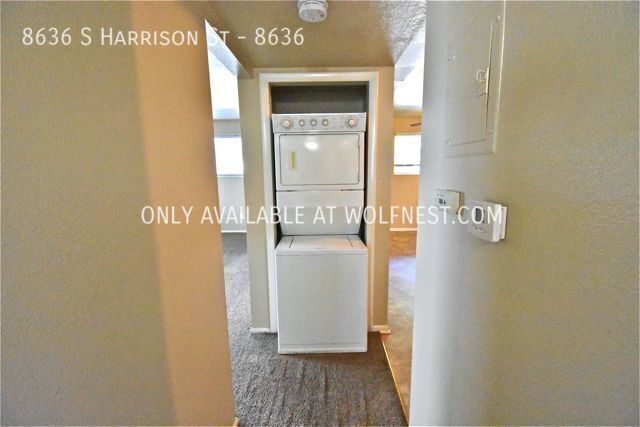 Building Photo - Adorable 2 Bed Sandy Condo! No Deposit Opt...