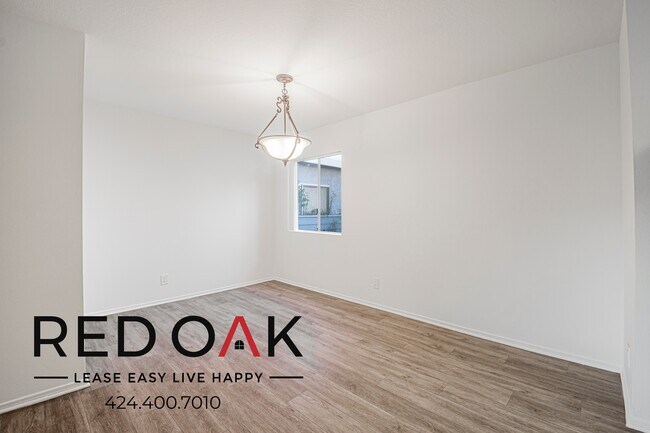 Building Photo - 13444 Moorpark St