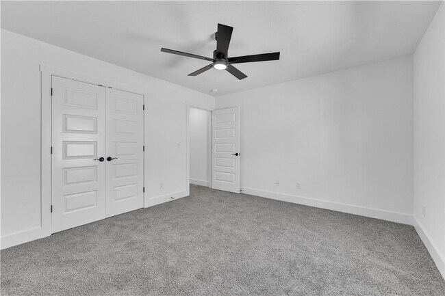 Building Photo - 7001 SW Basswood Ave